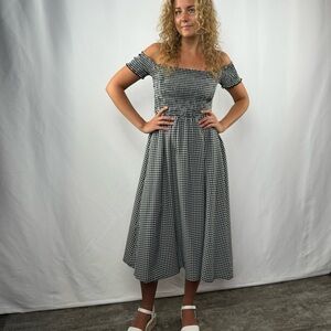 Lulus Off the Shoulder Gingham Smocked‎ Midi Dress in Black White Size XS